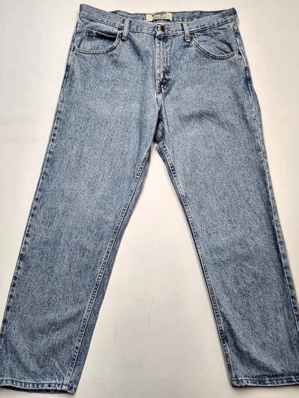 Wrangler Authentics Men's Light Wash Relaxed Fit Straight Leg Jeans 35x29 Cowboy